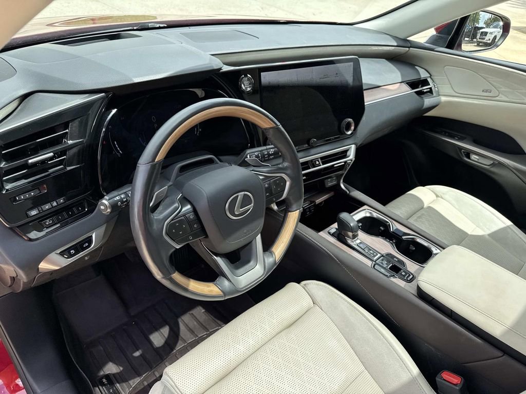 Used 2024 Lexus RX 350 FWD w/ Convenience Package image 22