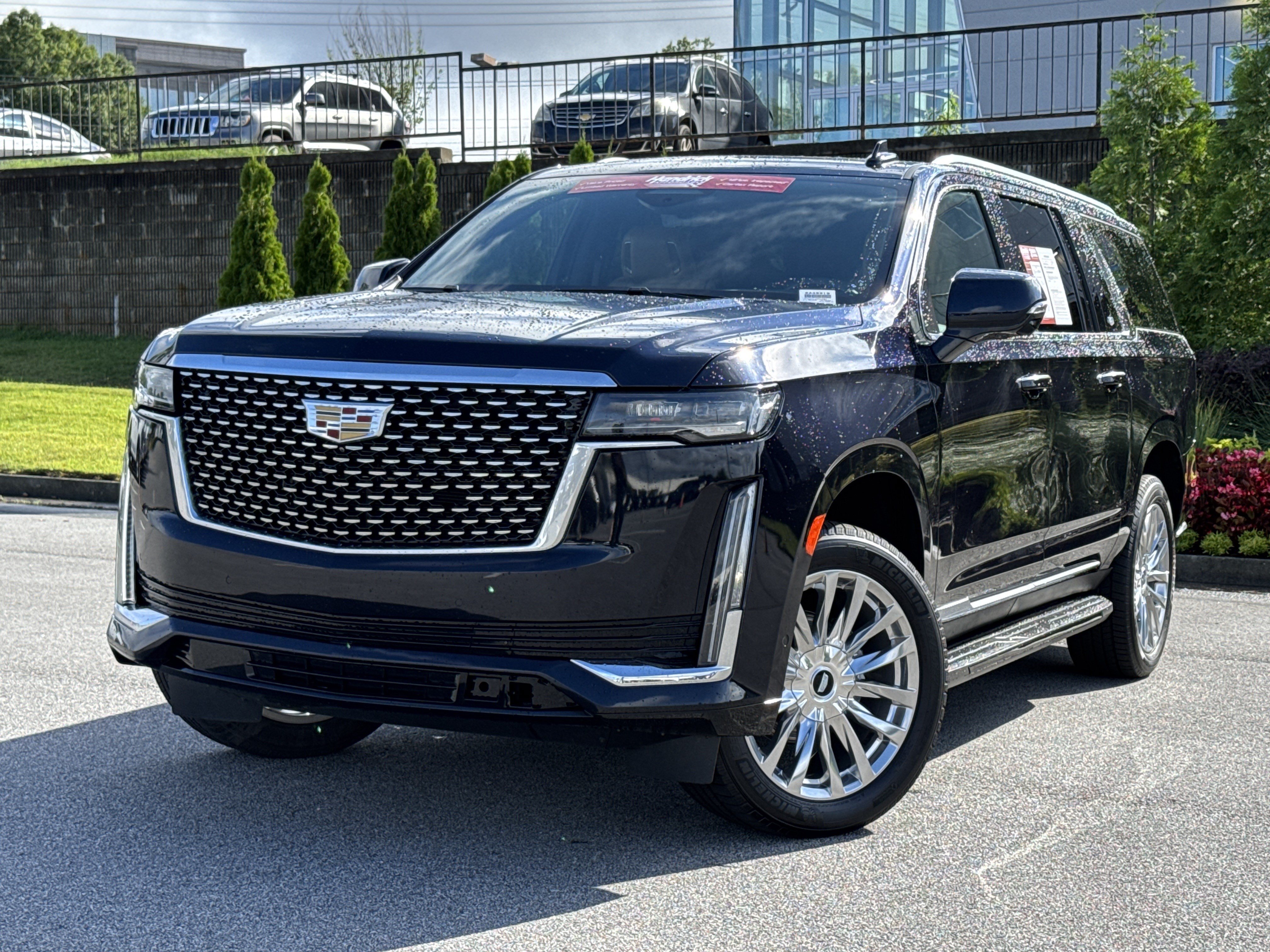 Used 2022 Cadillac Escalade ESV Premium Luxury w/ Performance Package AWD/4WD image 6