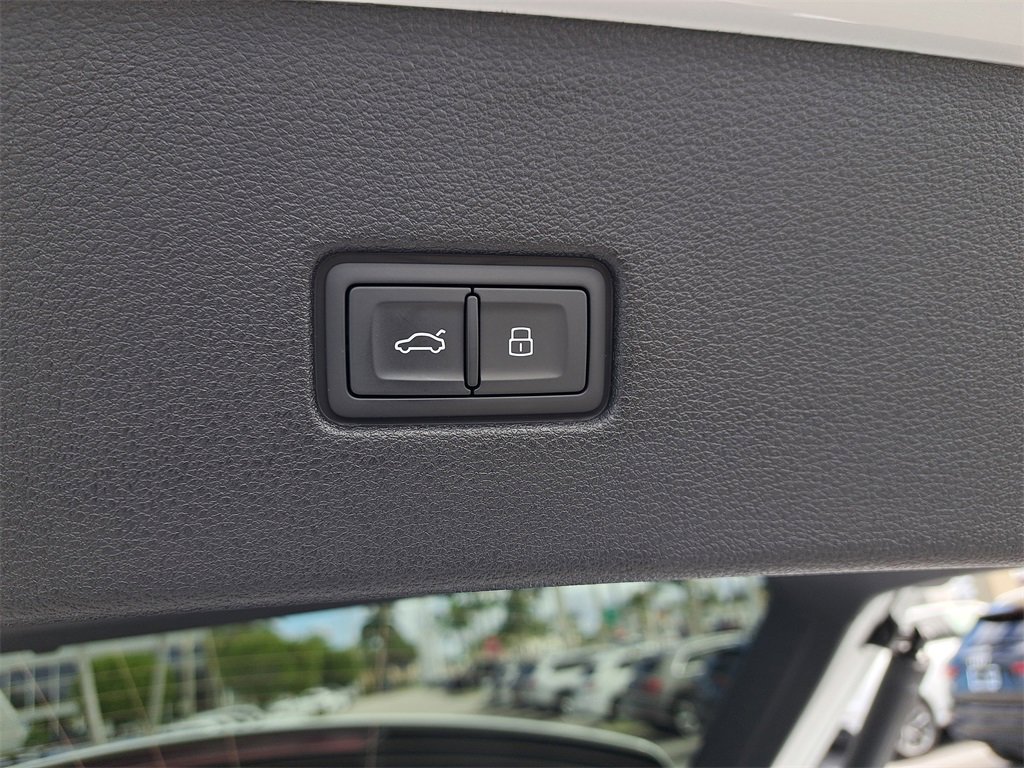 New 2026 Audi Q8 Premium Plus image 32