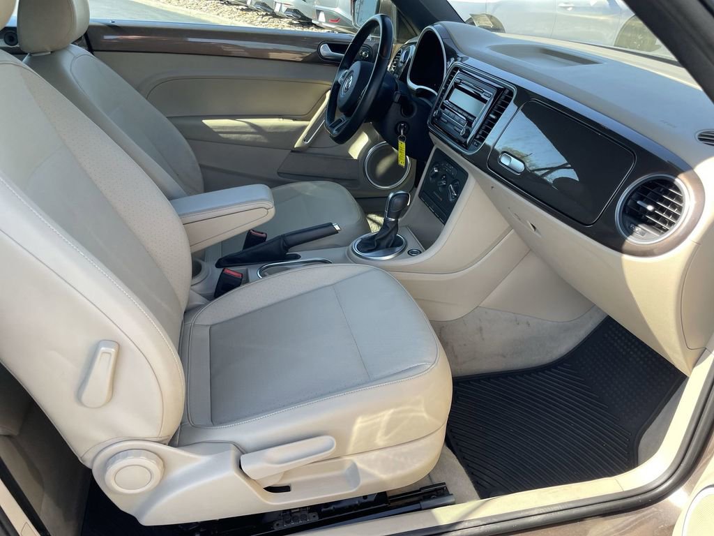 Used 2015 Volkswagen Beetle 1.8T image 25