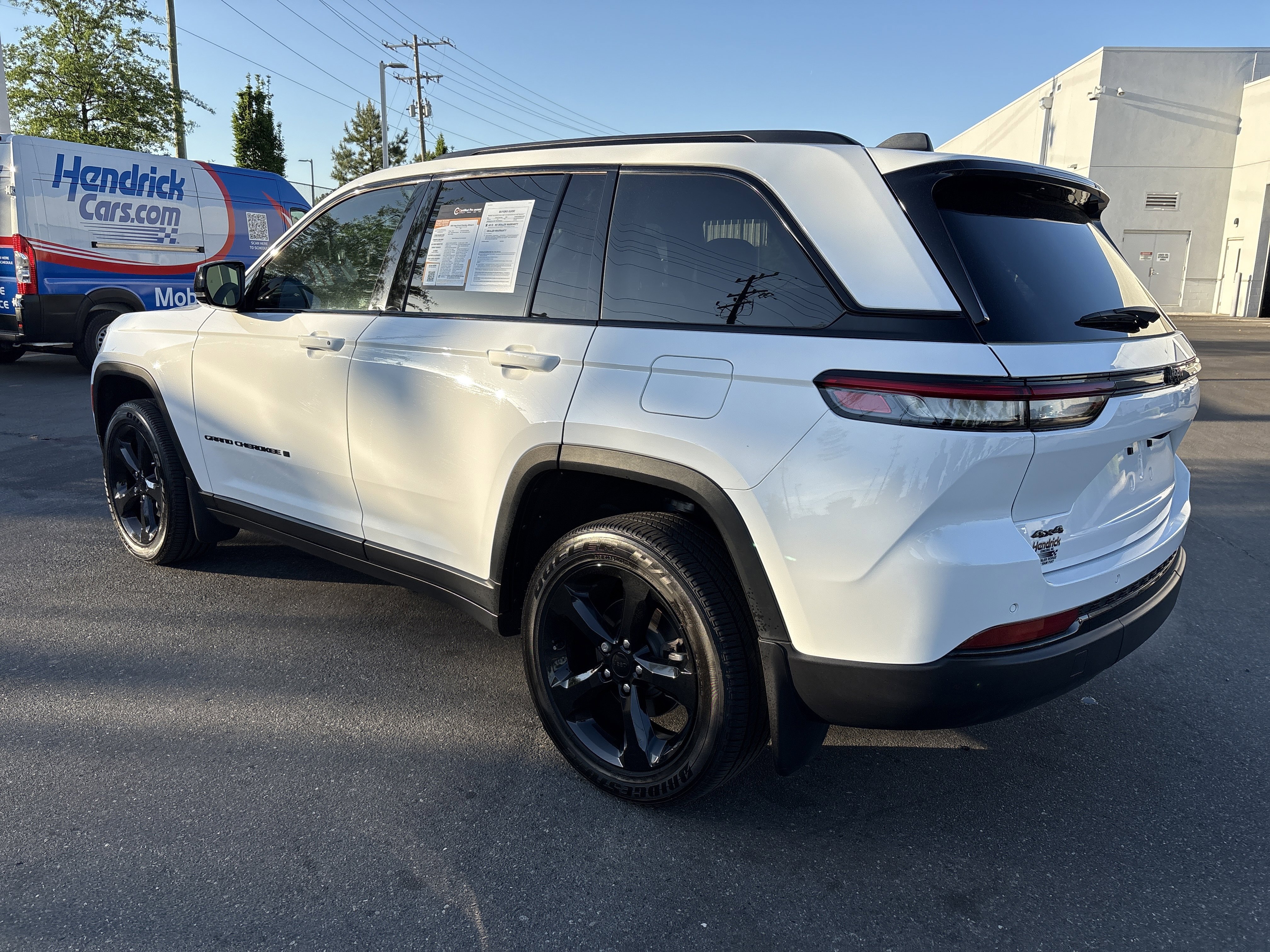 Certified 2025 Jeep Grand Cherokee Altitude AWD/4WD image 7