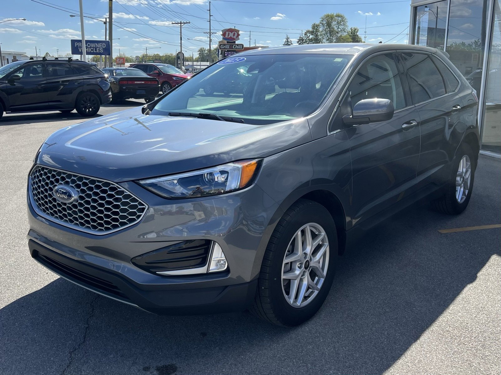 Used 2023 Ford Edge SEL w/ Convenience Package image 3