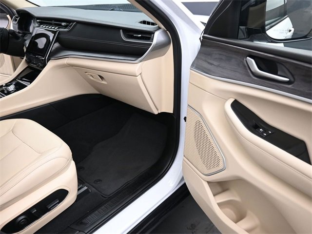 Used 2022 Jeep Grand Cherokee L Limited image 26