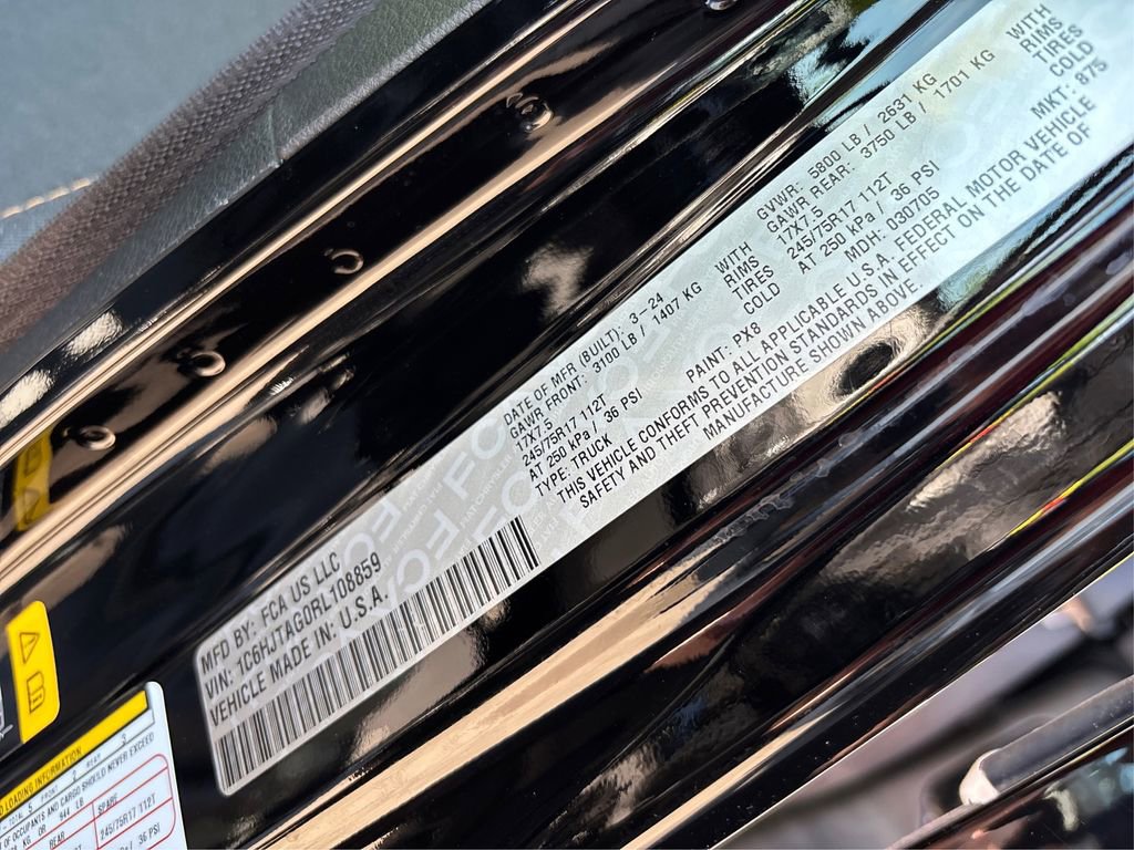 Used 2024 Jeep Gladiator Sport image 16