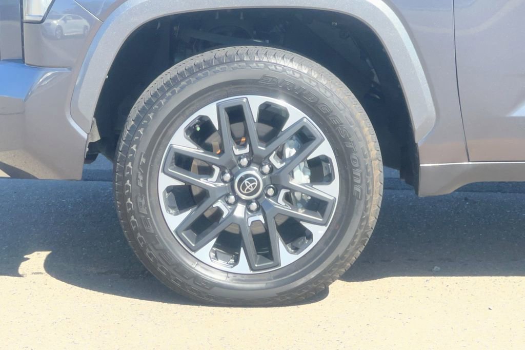 Used 2024 Toyota Tundra Limited AWD/4WD image 28