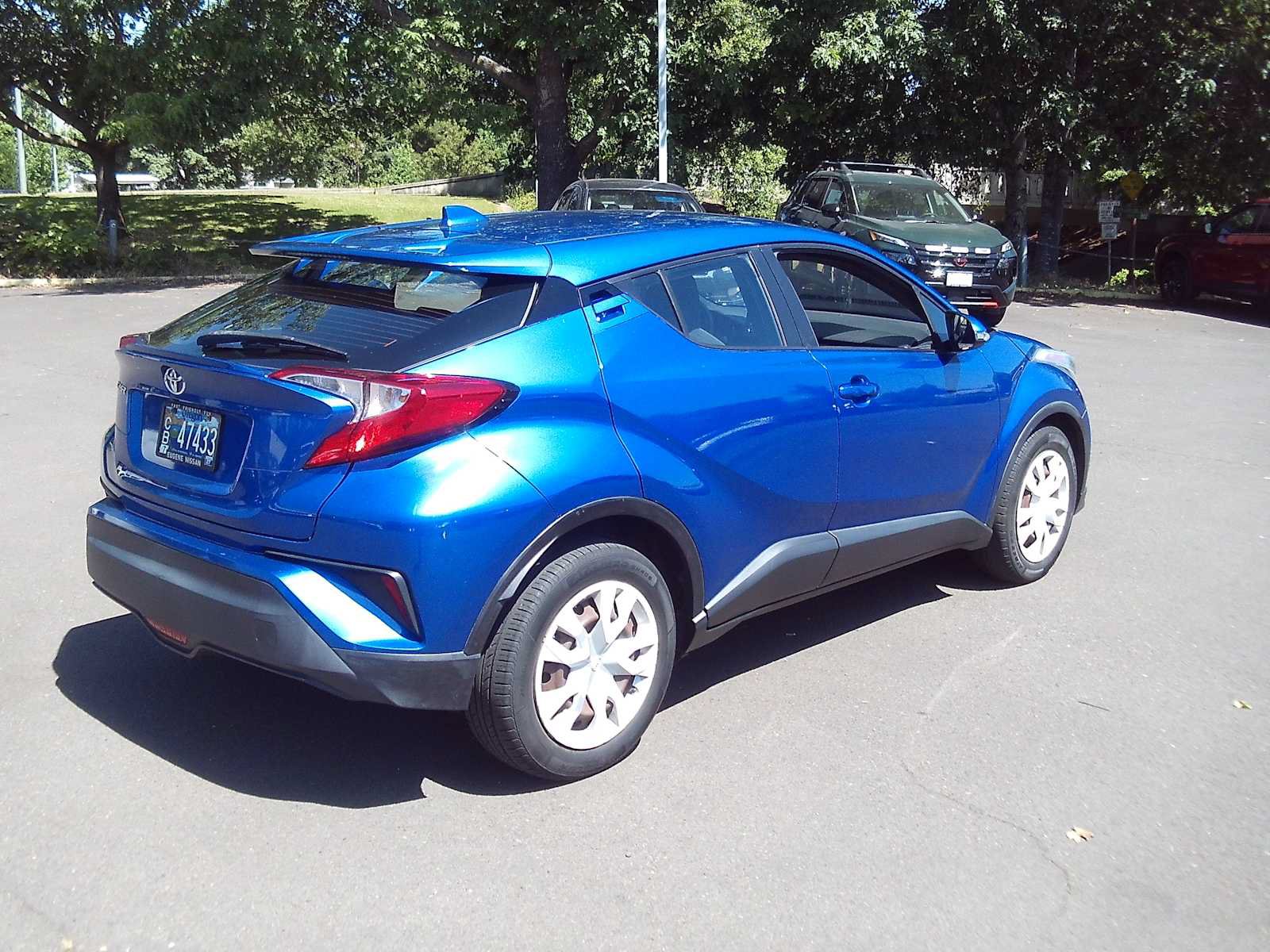 Used 2019 Toyota C-HR LE FWD image 5