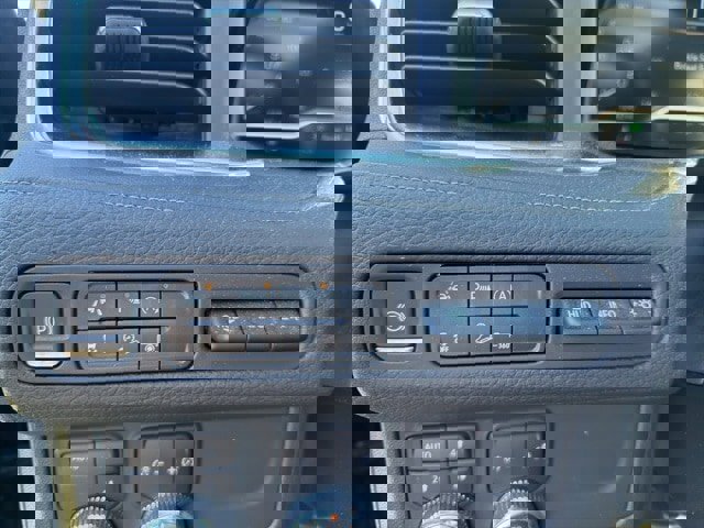 Used 2023 GMC Yukon Denali image 7