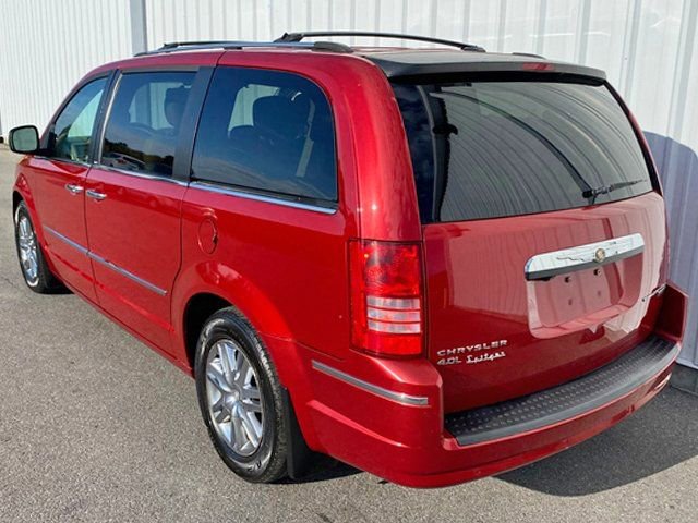 Used 2010 Chrysler Town & Country Limited w/ Entertainment Group #3 image 6