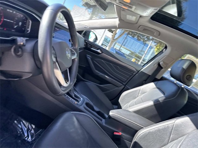 Certified 2022 Volkswagen Jetta SEL image 15