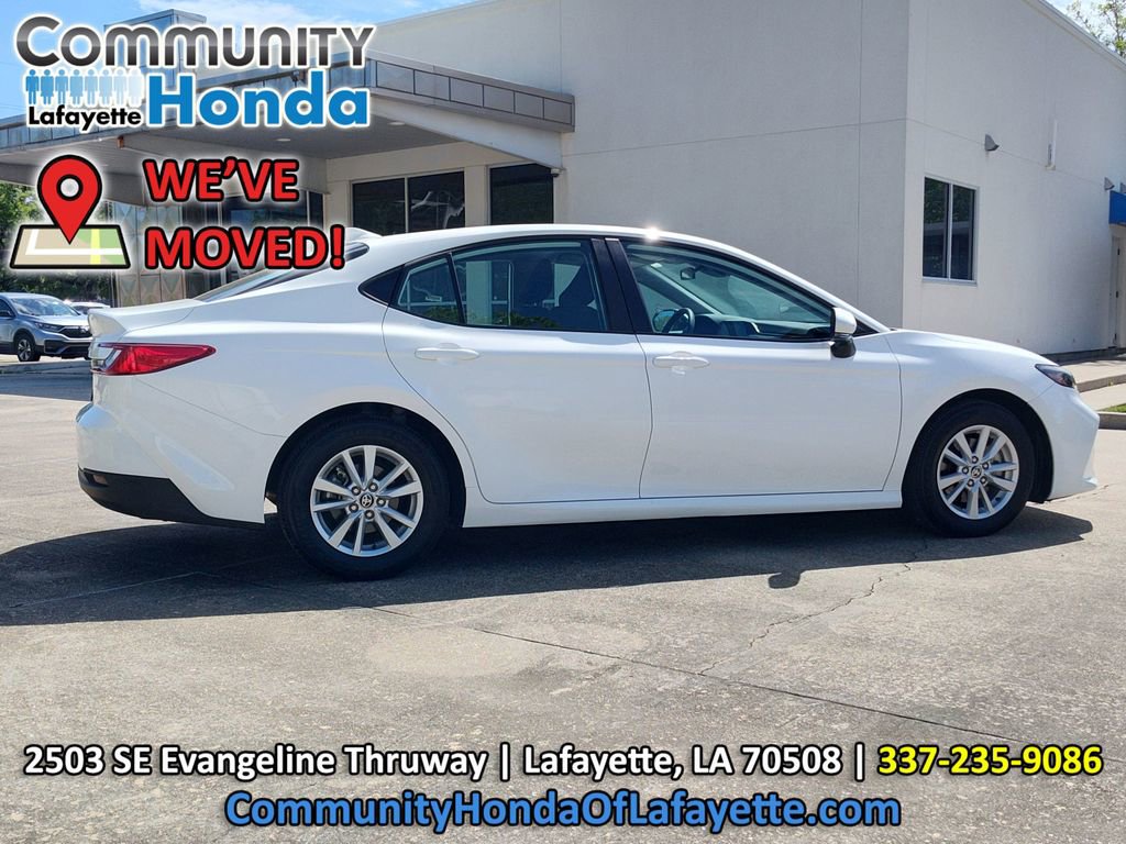 Used 2025 Toyota Camry LE FWD image 11