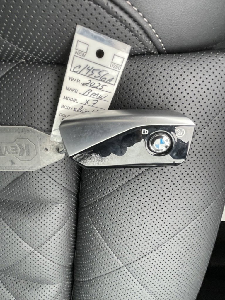 Used 2025 BMW X7 xDrive40i w/ M Sport Package image 48