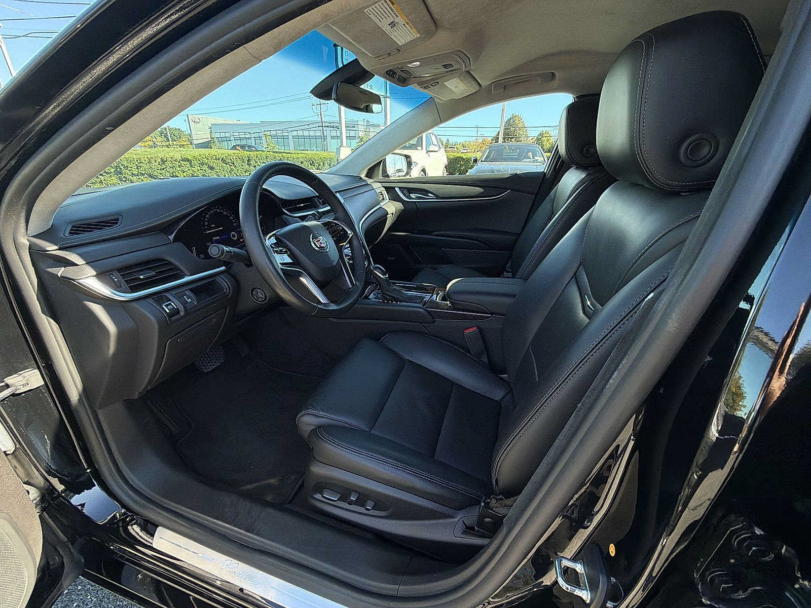 Used 2015 Cadillac XTS w/ Rear Seat Comfort Package FWD image 10