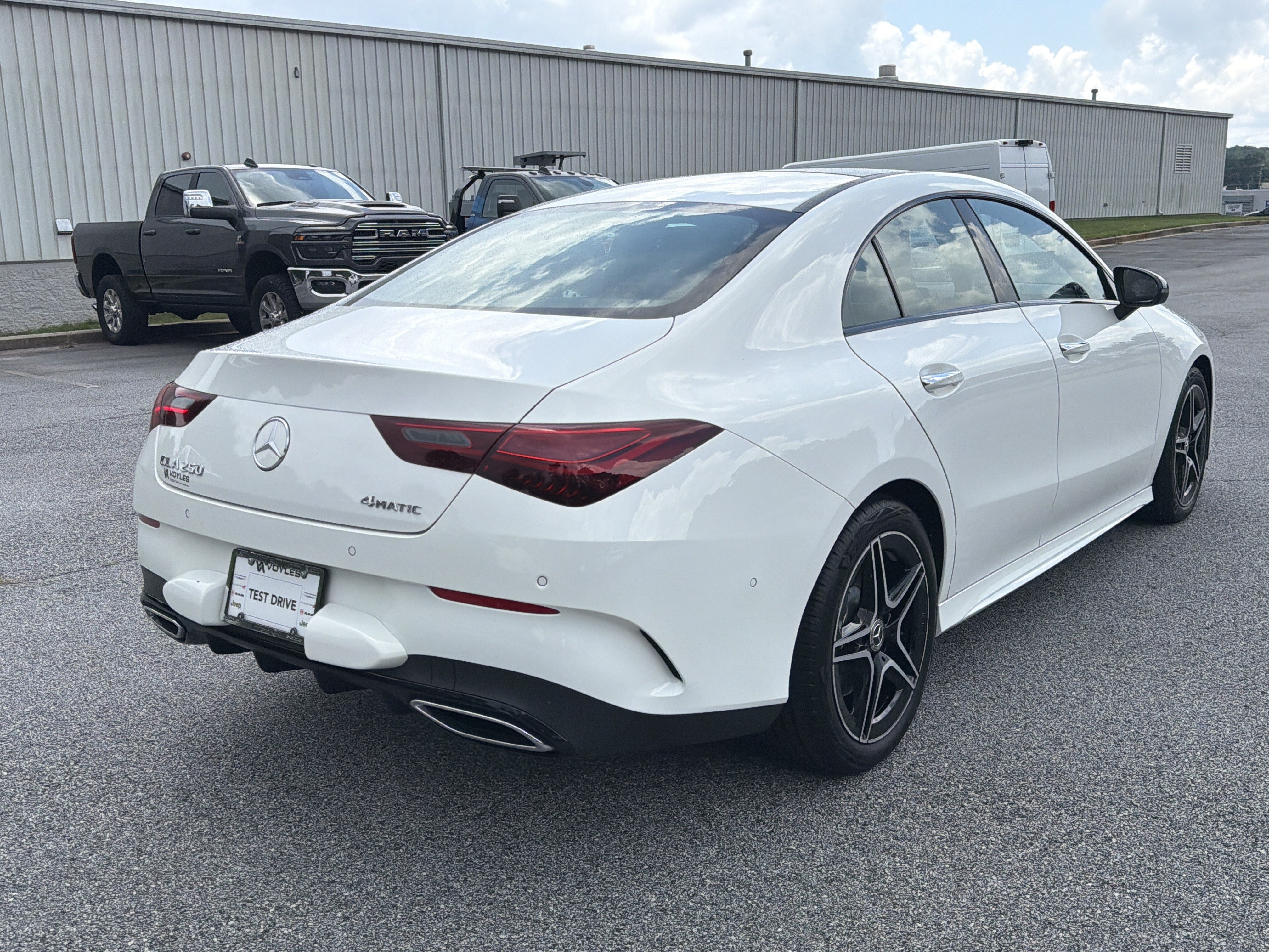 Used 2025 Mercedes-Benz CLA 250 4MATIC image 8