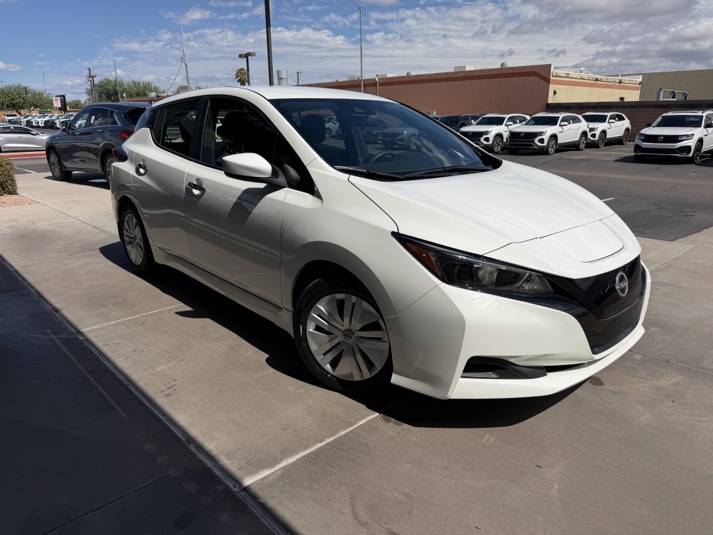 Used 2025 Nissan Leaf S FWD image 6