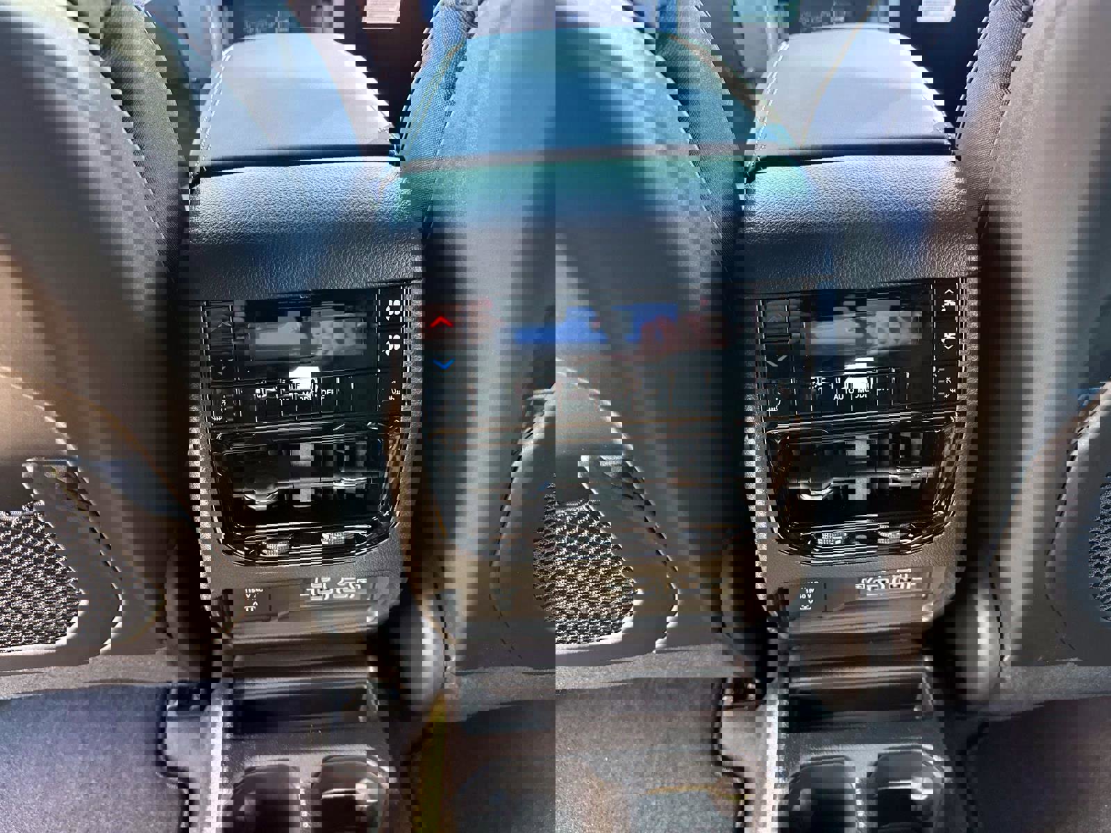 New 2025 Jeep Grand Cherokee L Overland w/ Advanced Protech Group III image 18