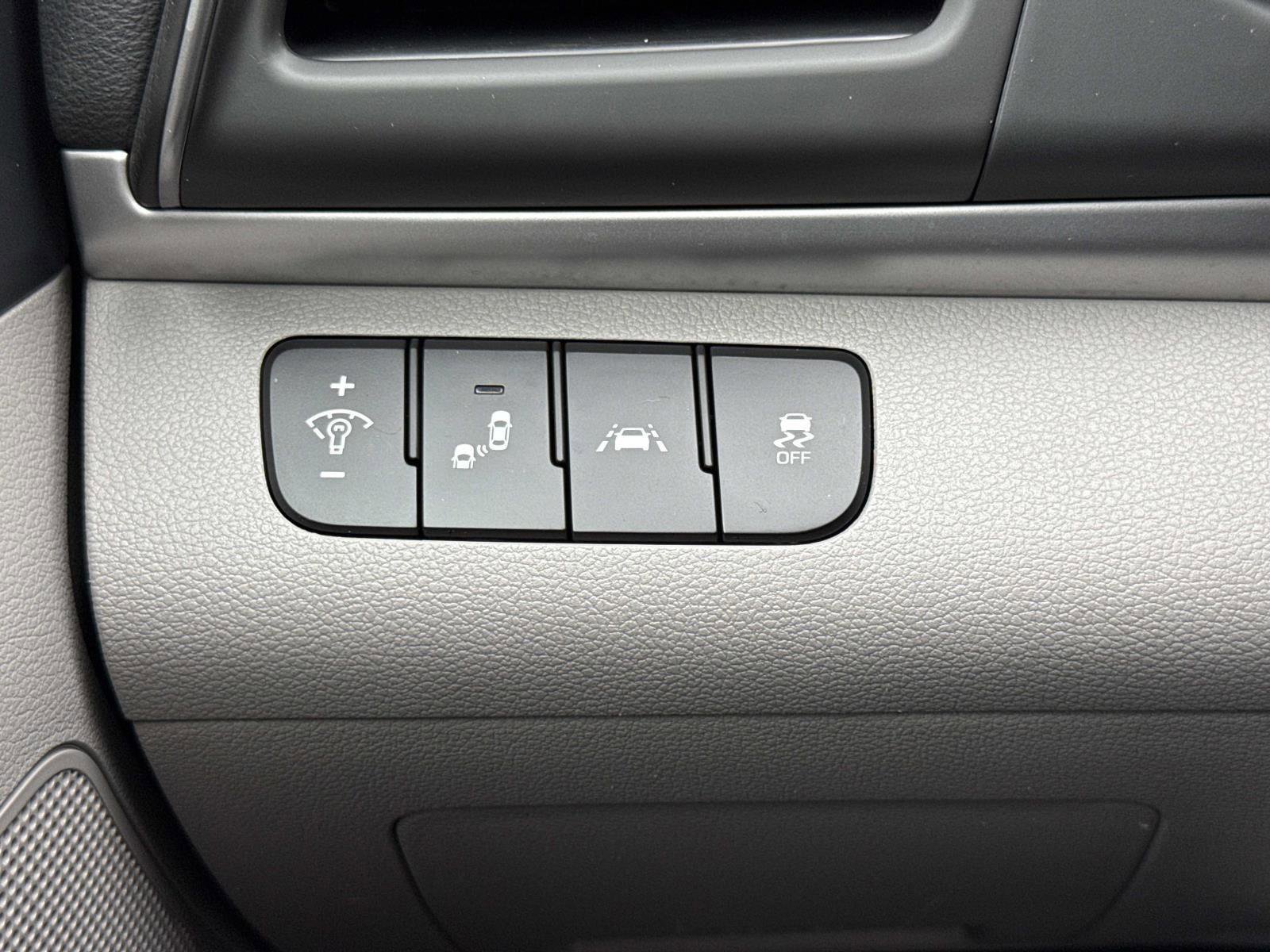 Used 2020 Hyundai Elantra Value Edition w/ Cargo Package (C1) image 15