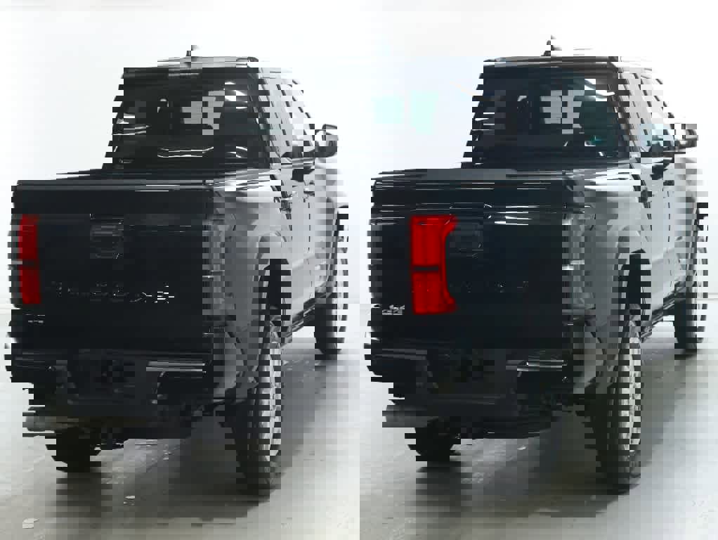 Certified 2024 Toyota Tacoma SR5 AWD/4WD image 47