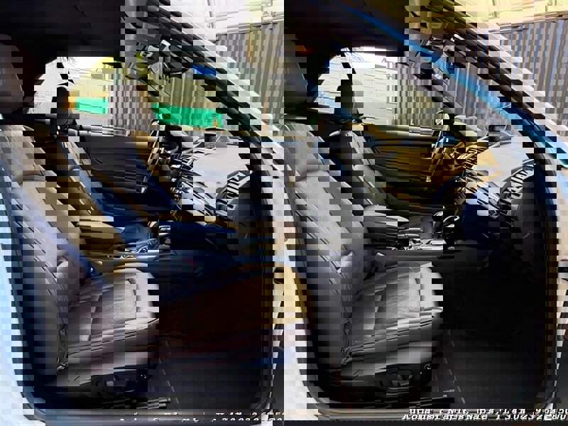 Used 2013 BMW 135i Convertible image 24