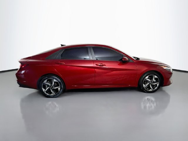 Used 2023 Hyundai Elantra SEL w/ Convenience Package FWD image 11
