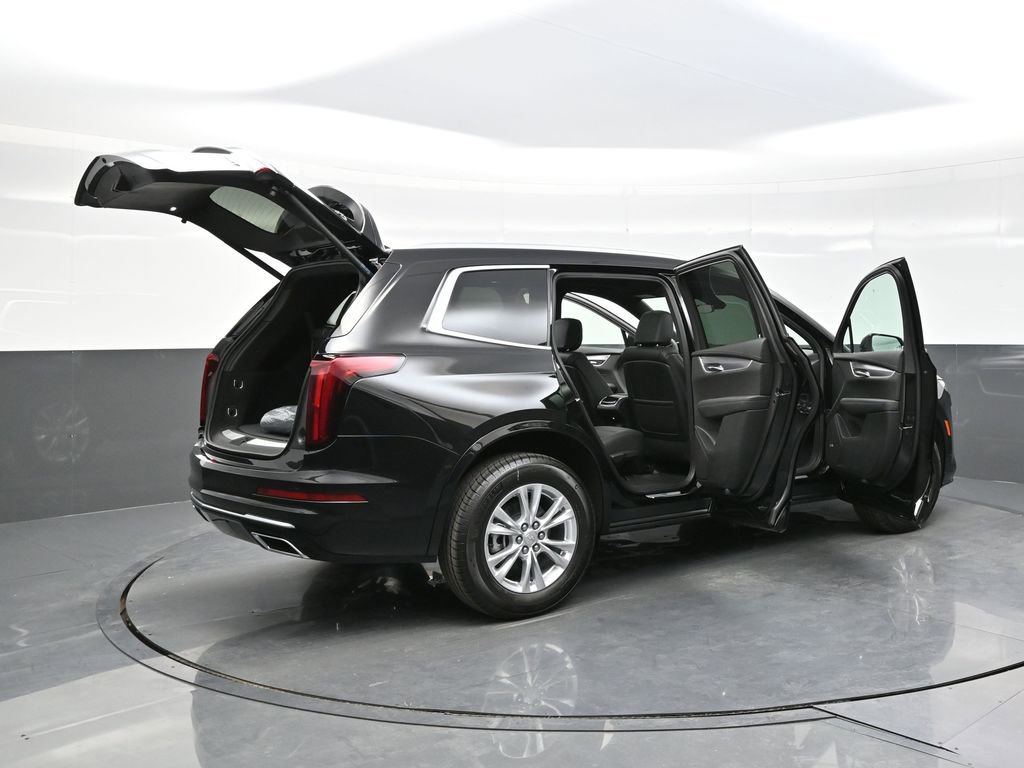 New 2025 Cadillac XT6 Luxury w/ LPO, Floor Liner Package AWD/4WD image 39