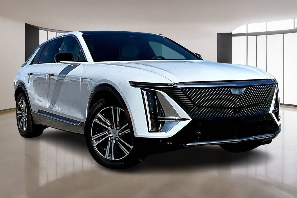 New 2026 Cadillac Lyriq Luxury image 2