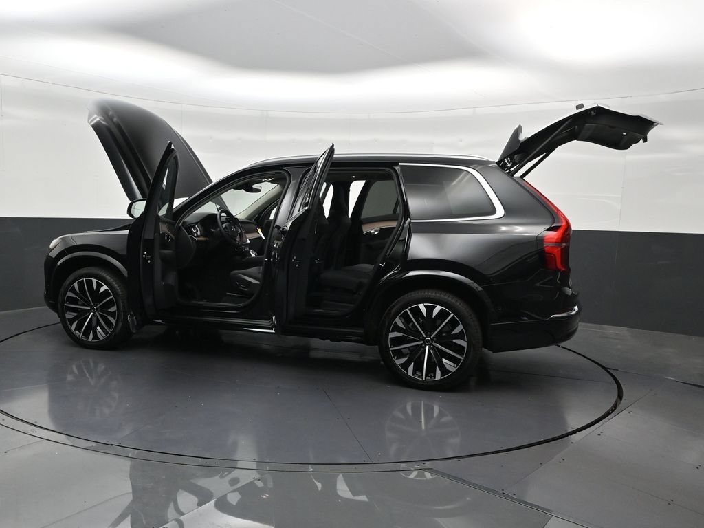 New 2026 Volvo XC90 B6 Plus w/ Protection Package AWD/4WD image 32