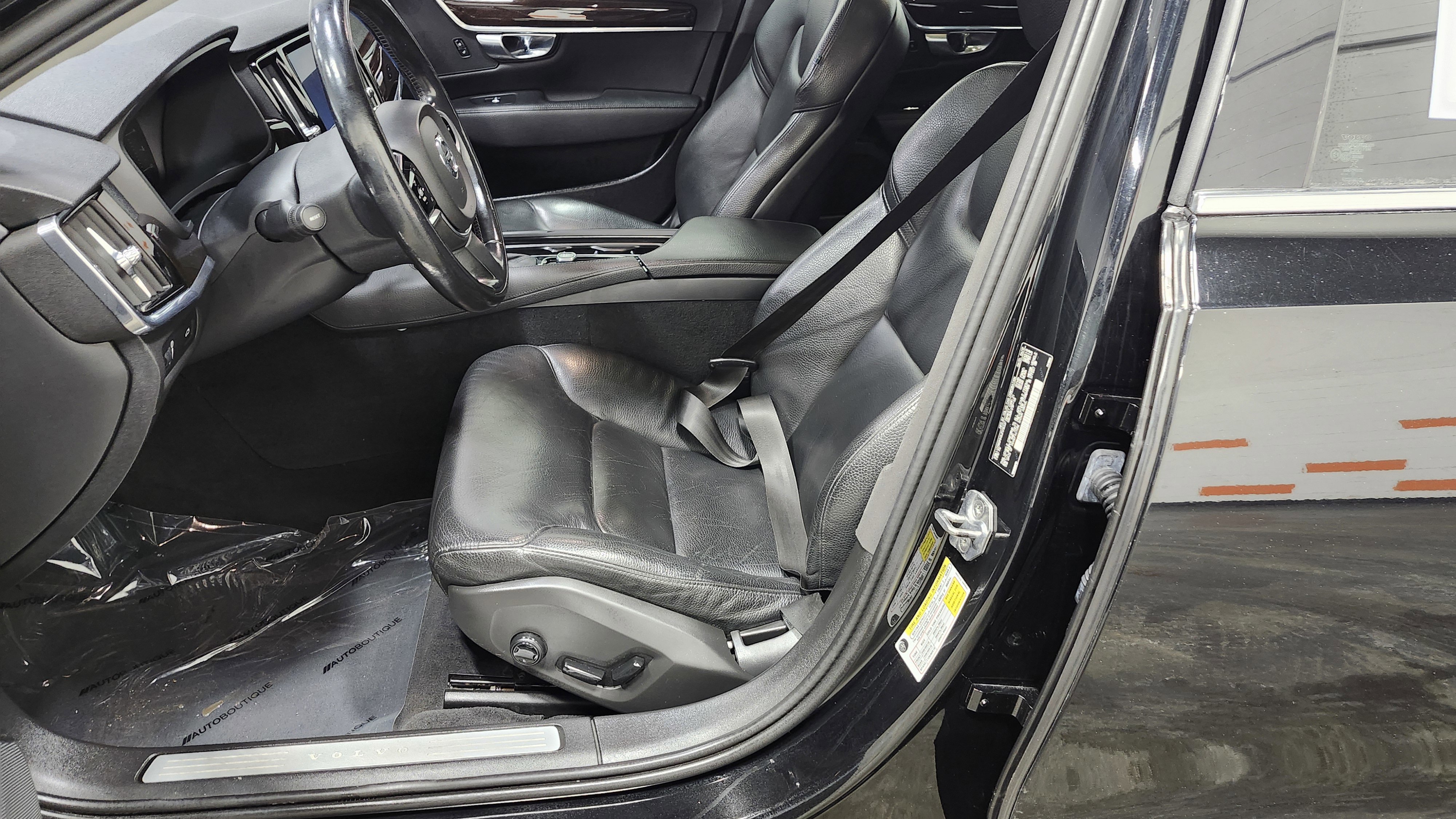 Used 2018 Volvo S90 T5 Momentum w/ Protection Package image 22