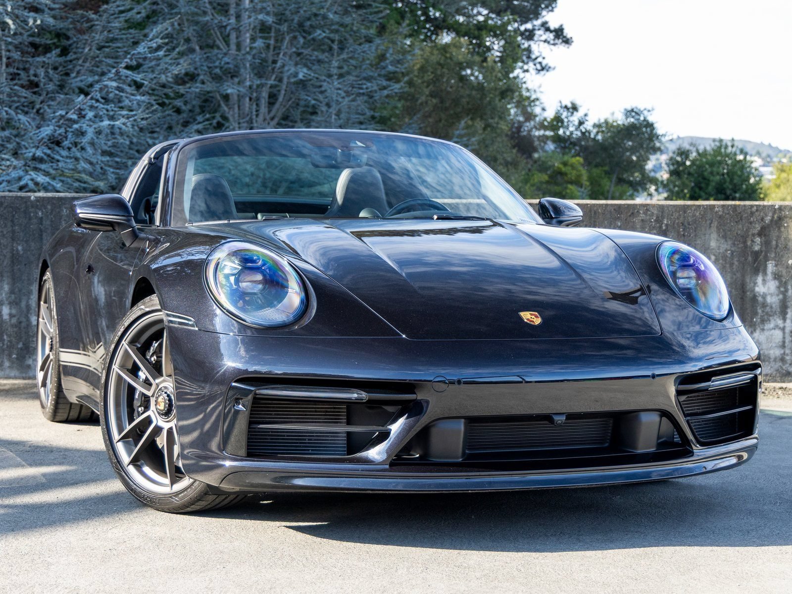 Certified 2022 Porsche 911 50th Anniversary Edition AWD/4WD image 9