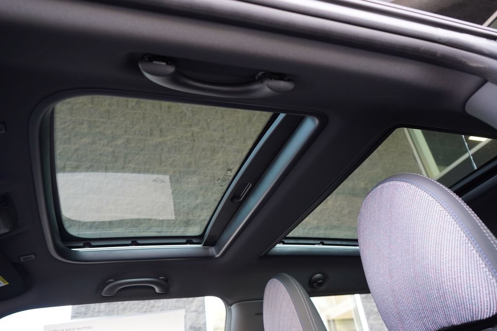 New 2026 MINI Cooper 2-Door Hardtop FWD image 13