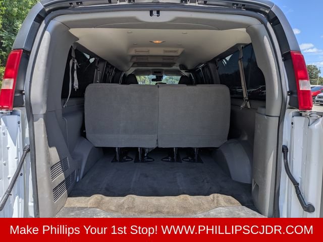 Used 2019 Chevrolet Express 3500 LT w/ LT Preferred Equipment Group RWD image 12
