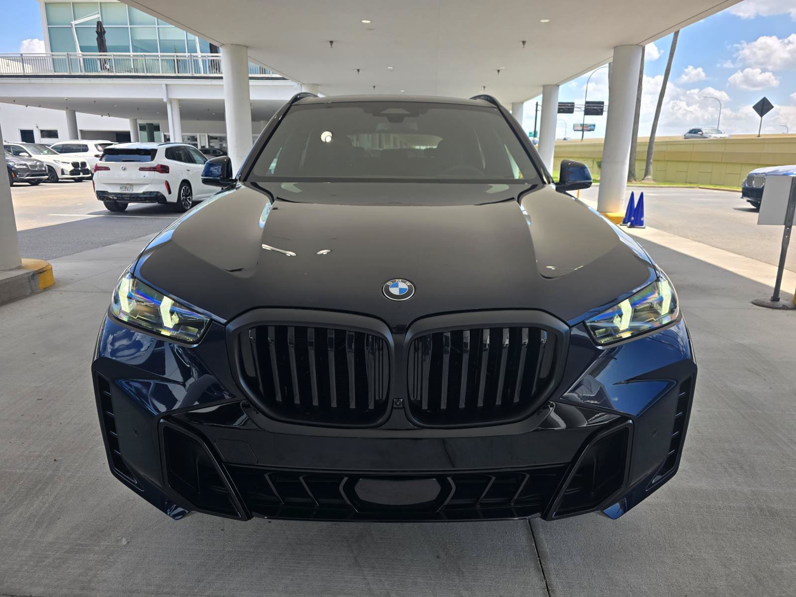 New 2026 BMW X5 sDrive40i w/ M Sport Package RWD image 2
