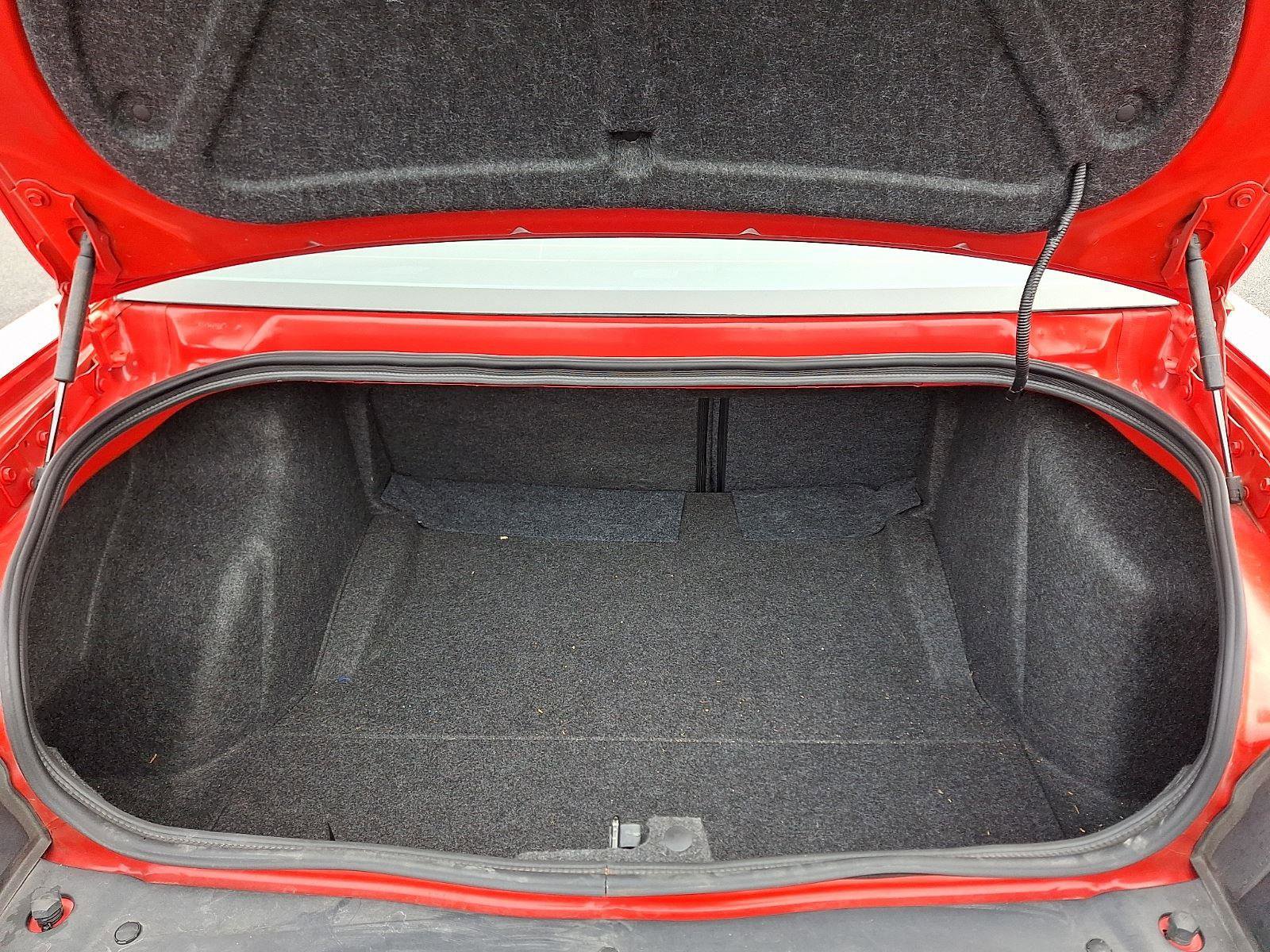 Used 2016 Dodge Challenger R/T Scat Pack w/ Leather Interior Group image 29