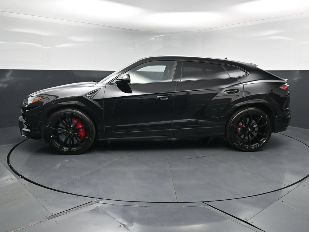 Used 2022 Lamborghini Urus AWD/4WD image 2