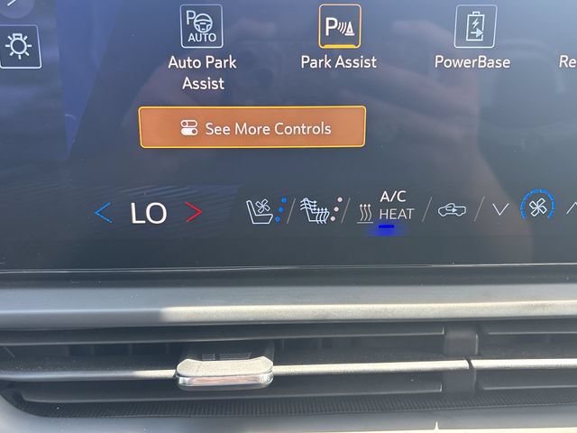 Certified 2025 Chevrolet Silverado EV RST AWD/4WD image 33