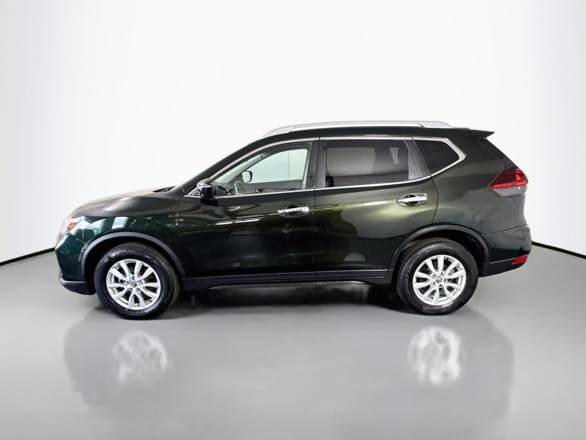 Used 2020 Nissan Rogue SV AWD/4WD image 6