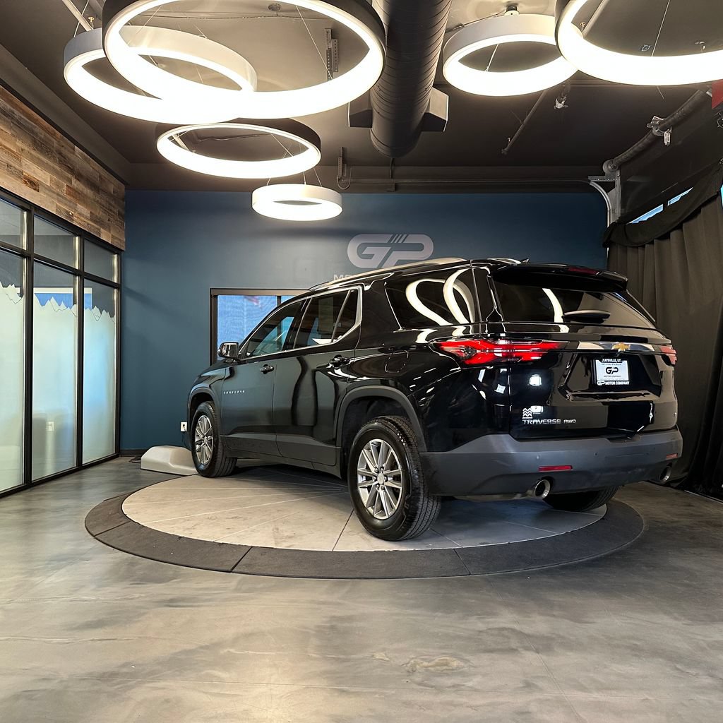 Used 2023 Chevrolet Traverse LT AWD/4WD image 5