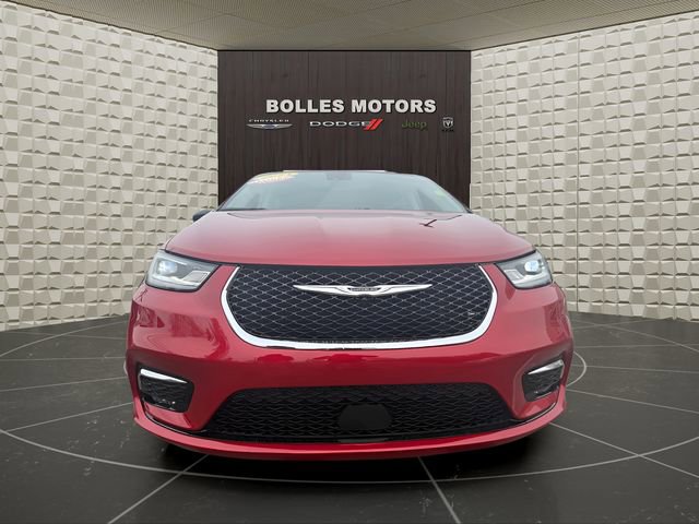 Certified 2024 Chrysler Pacifica Limited image 8