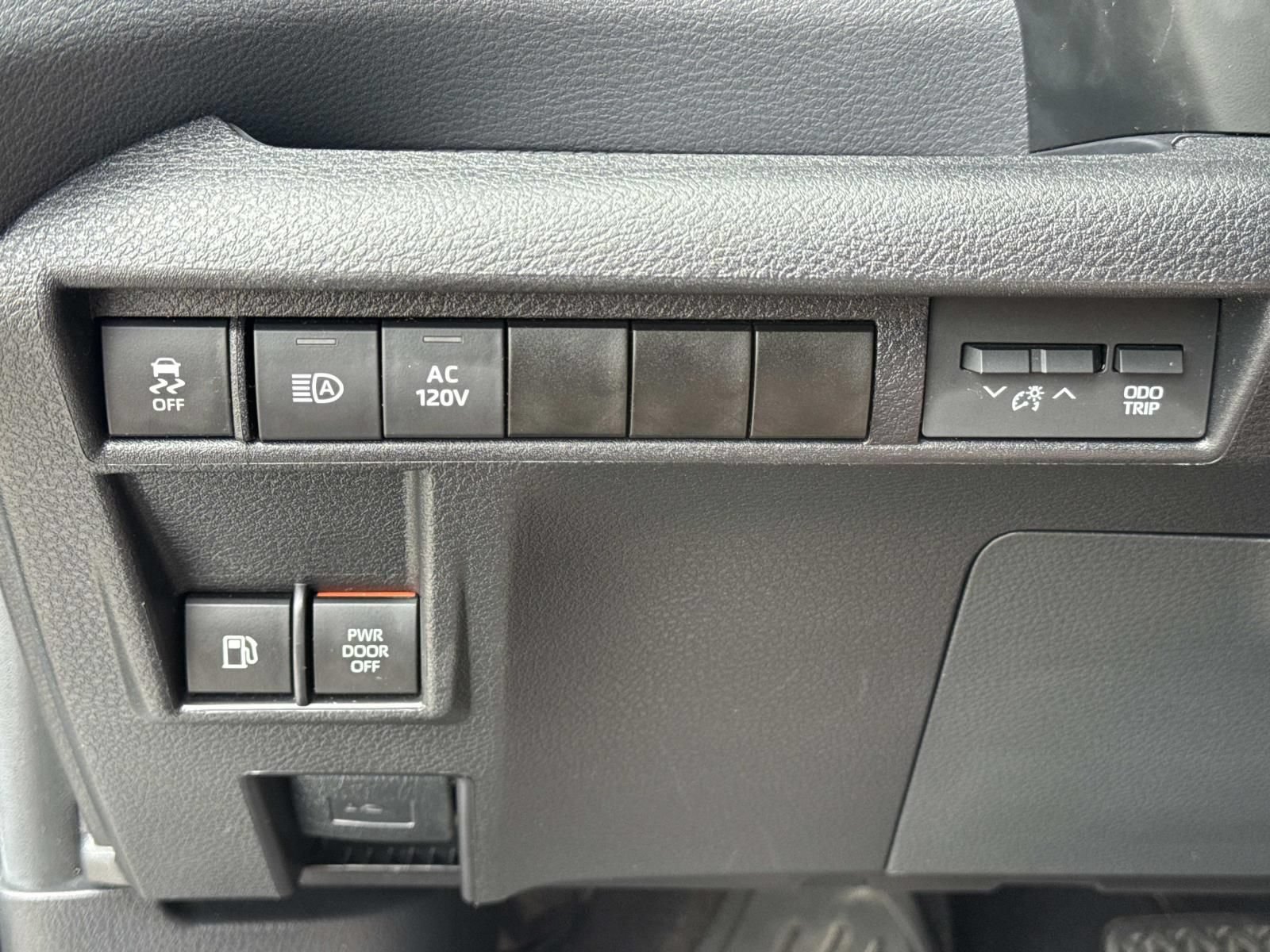 Used 2023 Toyota Sienna XLE Woodland Edition AWD/4WD image 22