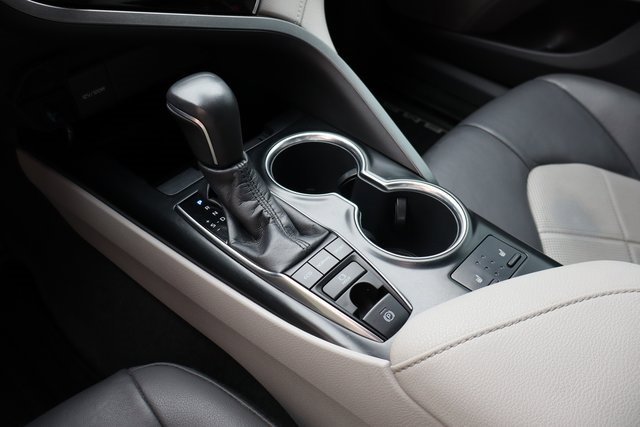 Used 2018 Toyota Camry XLE image 22