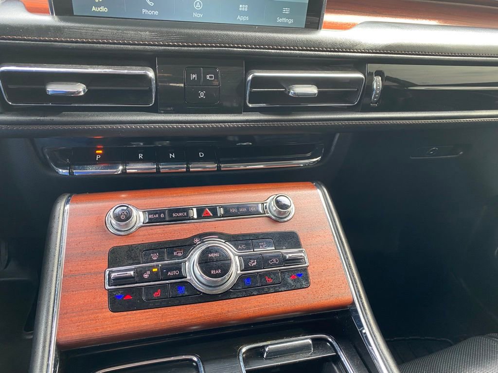 Used 2022 Lincoln Aviator Reserve w/ Equipment Group 201A image 17