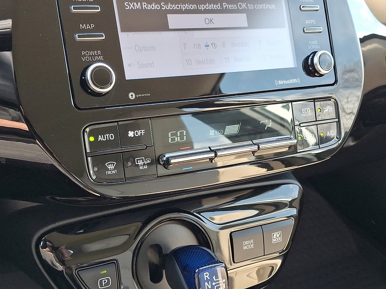 Certified 2021 Toyota Prius XLE image 17