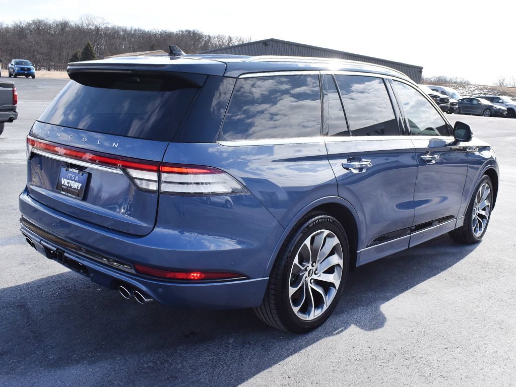 Used 2021 Lincoln Aviator Grand Touring w/ Equipment Group 301A AWD/4WD image 17