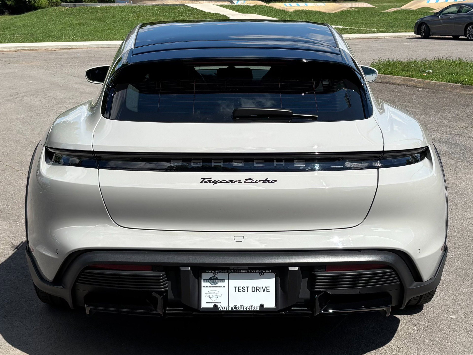 Used 2023 Porsche Taycan Cross Turismo AWD/4WD image 5