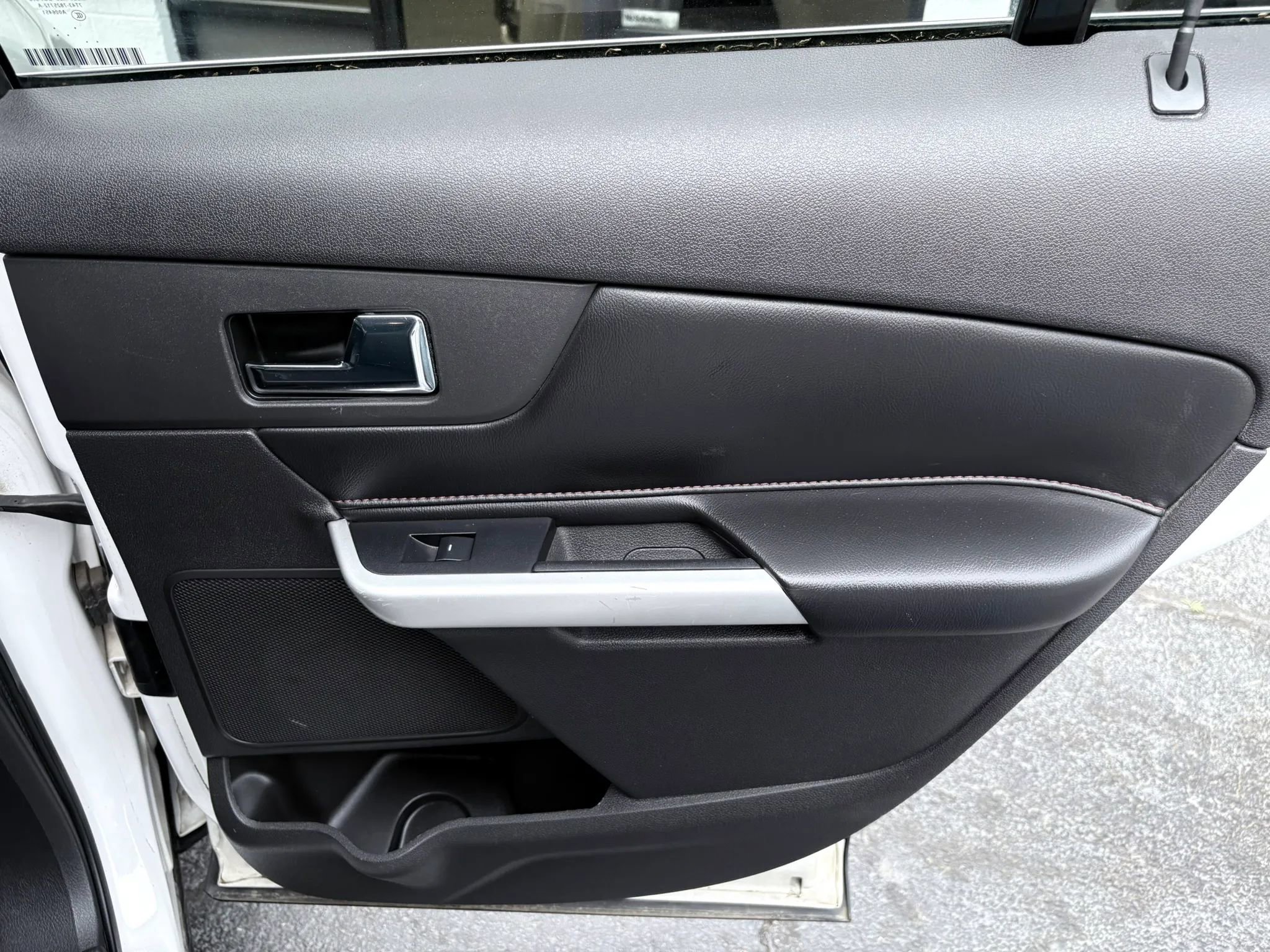 Used 2011 Ford Edge Limited w/ 301A Rapid Spec Order Code FWD image 17