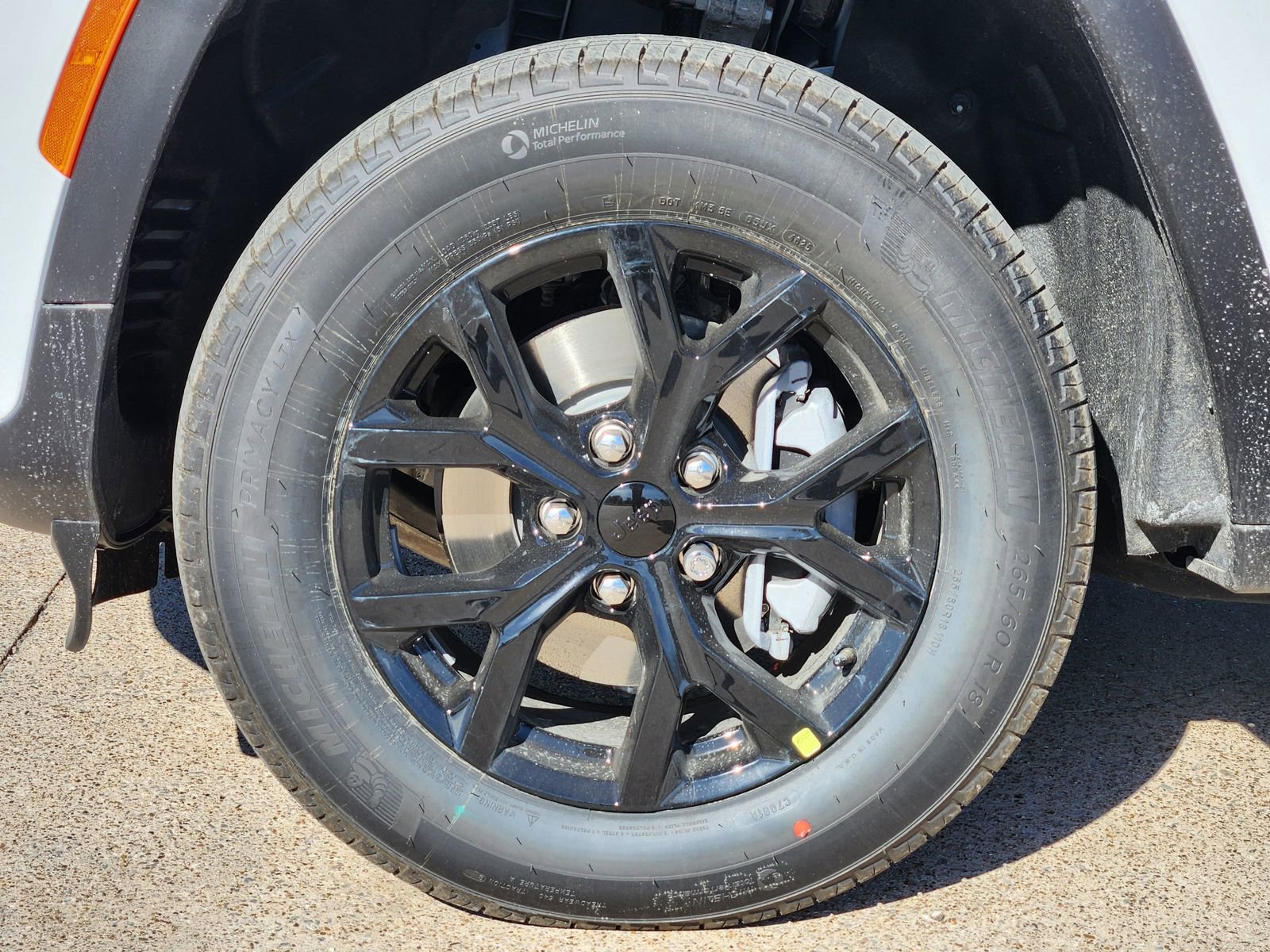 New 2026 Jeep Grand Cherokee Altitude AWD/4WD image 10