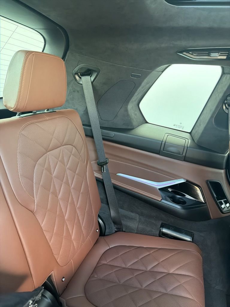 Used 2026 BMW X7 xDrive40i image 26