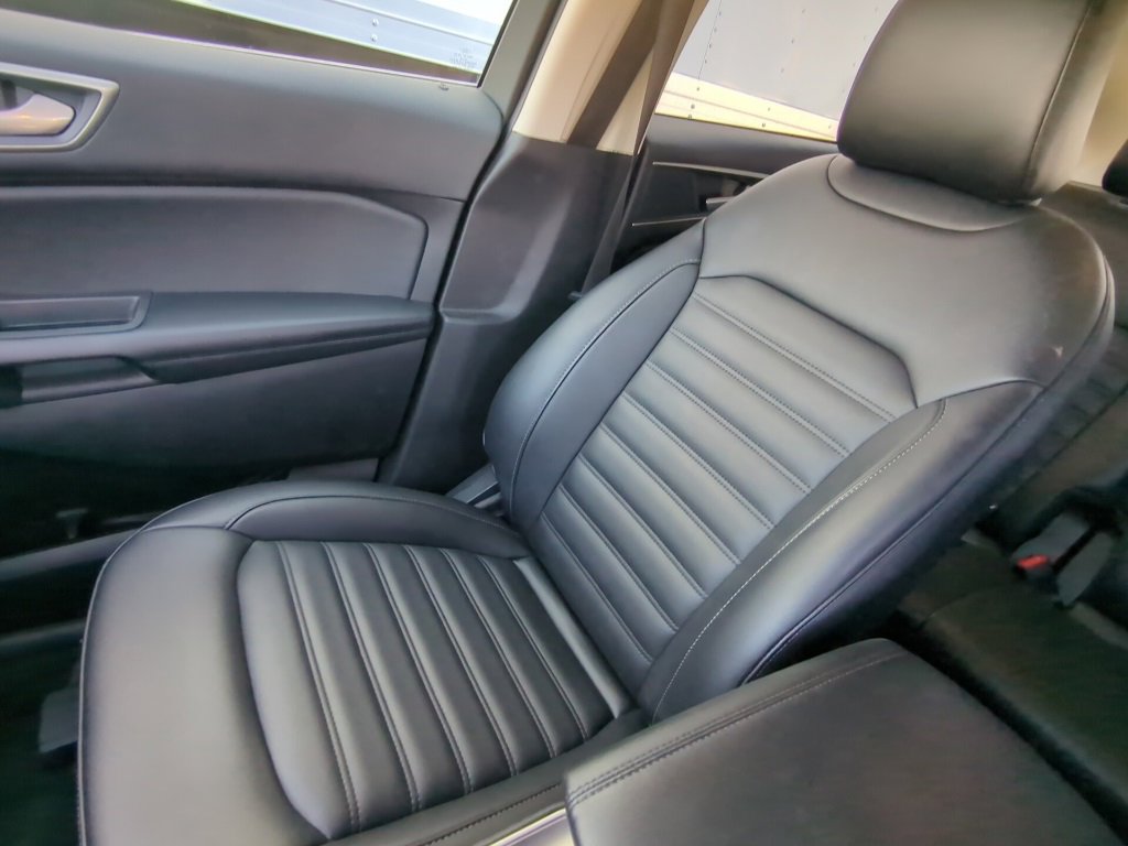 Certified 2024 Ford Edge SEL image 19