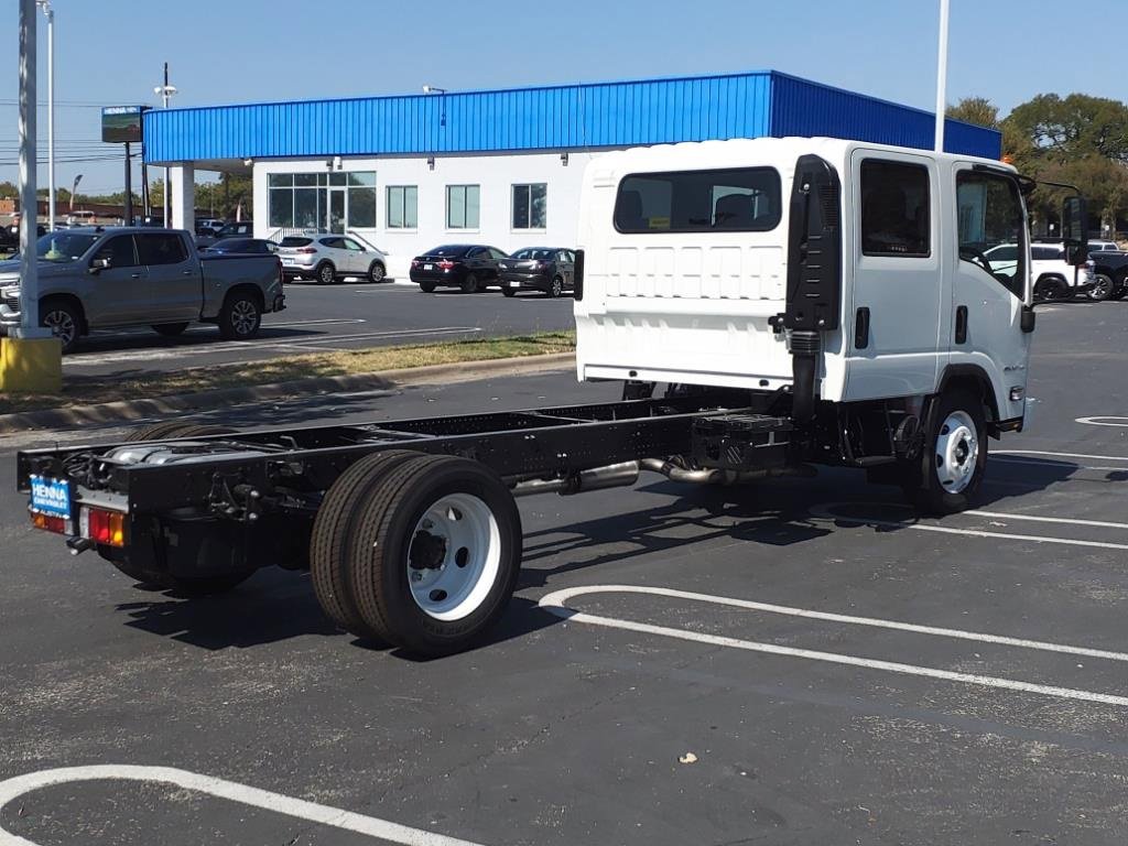 New 2025 Chevrolet Low Cab Forward image 4