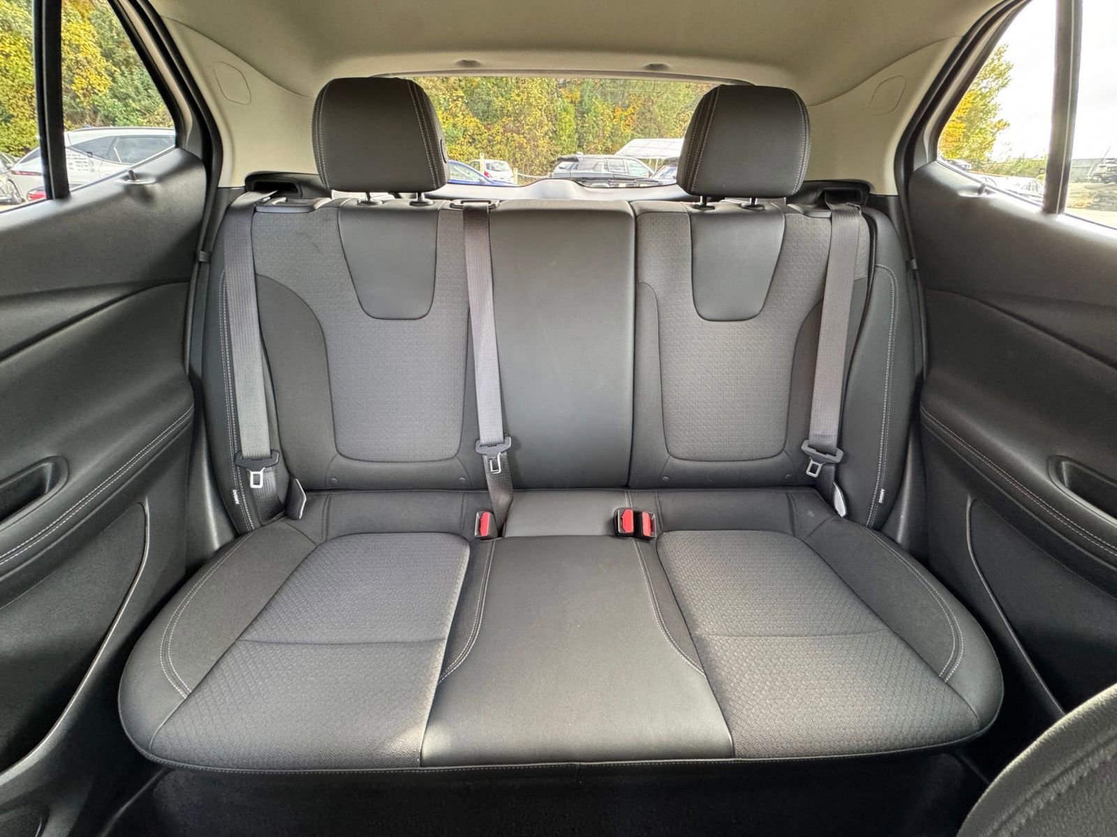 Used 2025 Buick Encore GX Preferred image 33