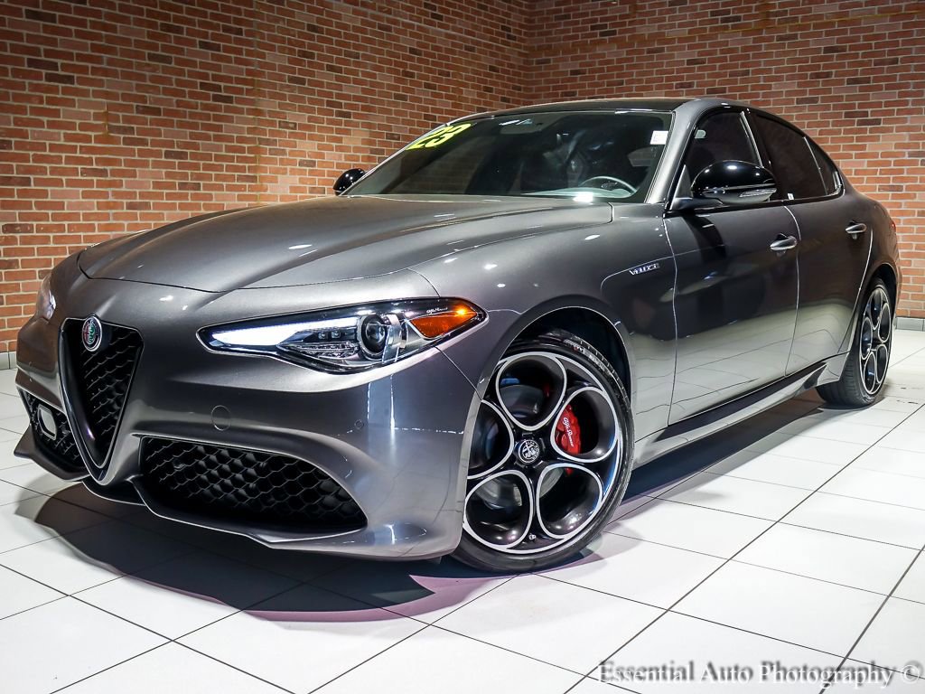 Used 2023 Alfa Romeo Giulia Veloce image 2